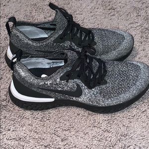 Nike flyknit running shoes